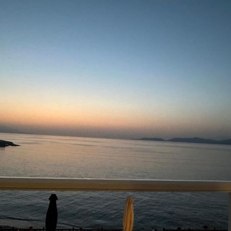 Corinth Beach Retreat In Town מראה חיצוני תמונה