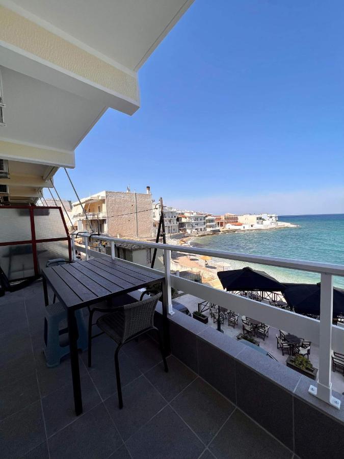 Corinth Beach Retreat In Town מראה חיצוני תמונה
