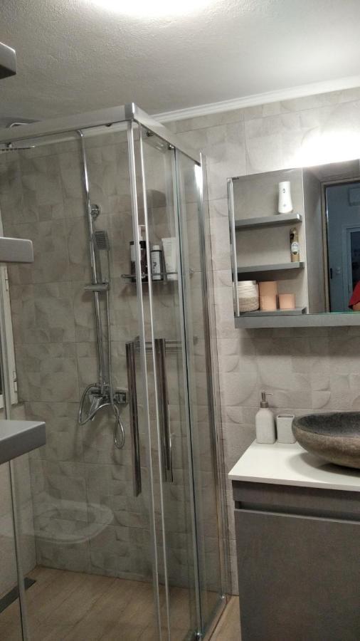 Corinth Beach Retreat In Town מראה חיצוני תמונה