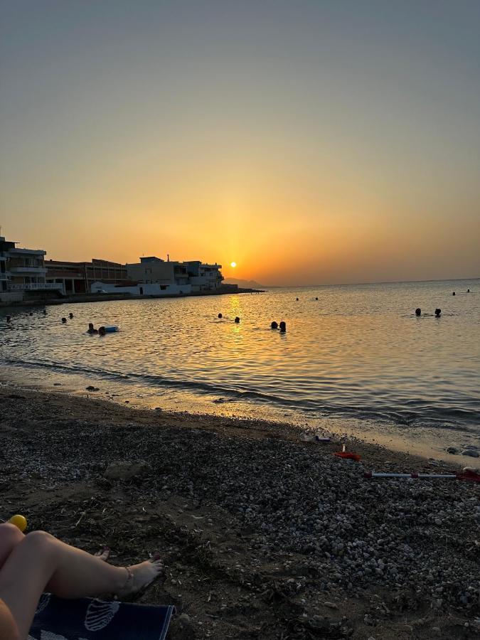 Corinth Beach Retreat In Town מראה חיצוני תמונה
