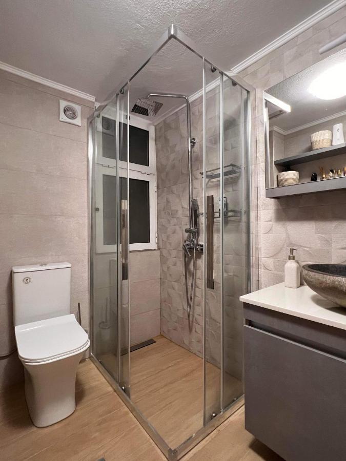 Corinth Beach Retreat In Town מראה חיצוני תמונה