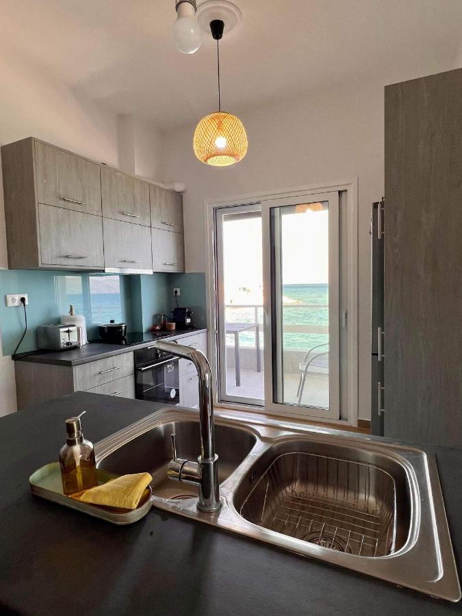 Corinth Beach Retreat In Town מראה חיצוני תמונה