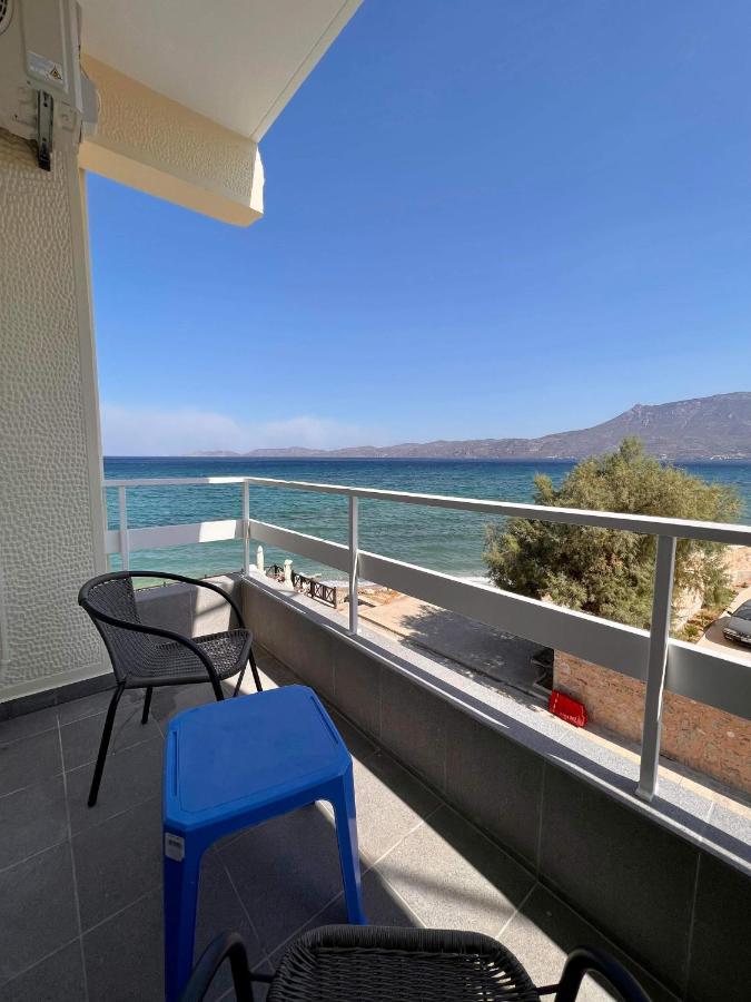 Corinth Beach Retreat In Town מראה חיצוני תמונה